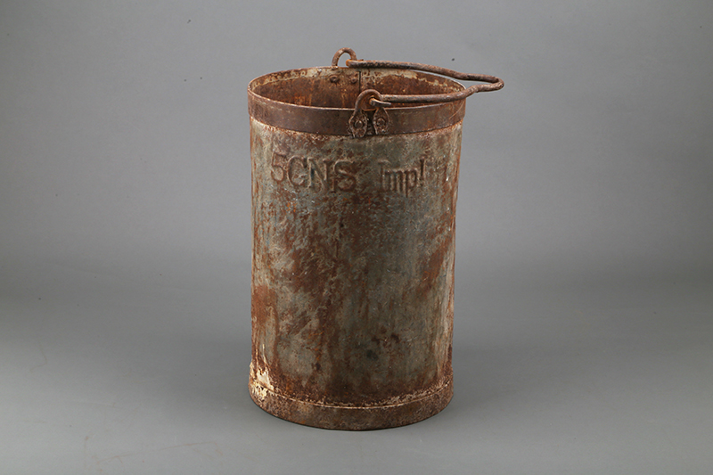 一战时期华工使用的铁桶 拷贝.jpg
